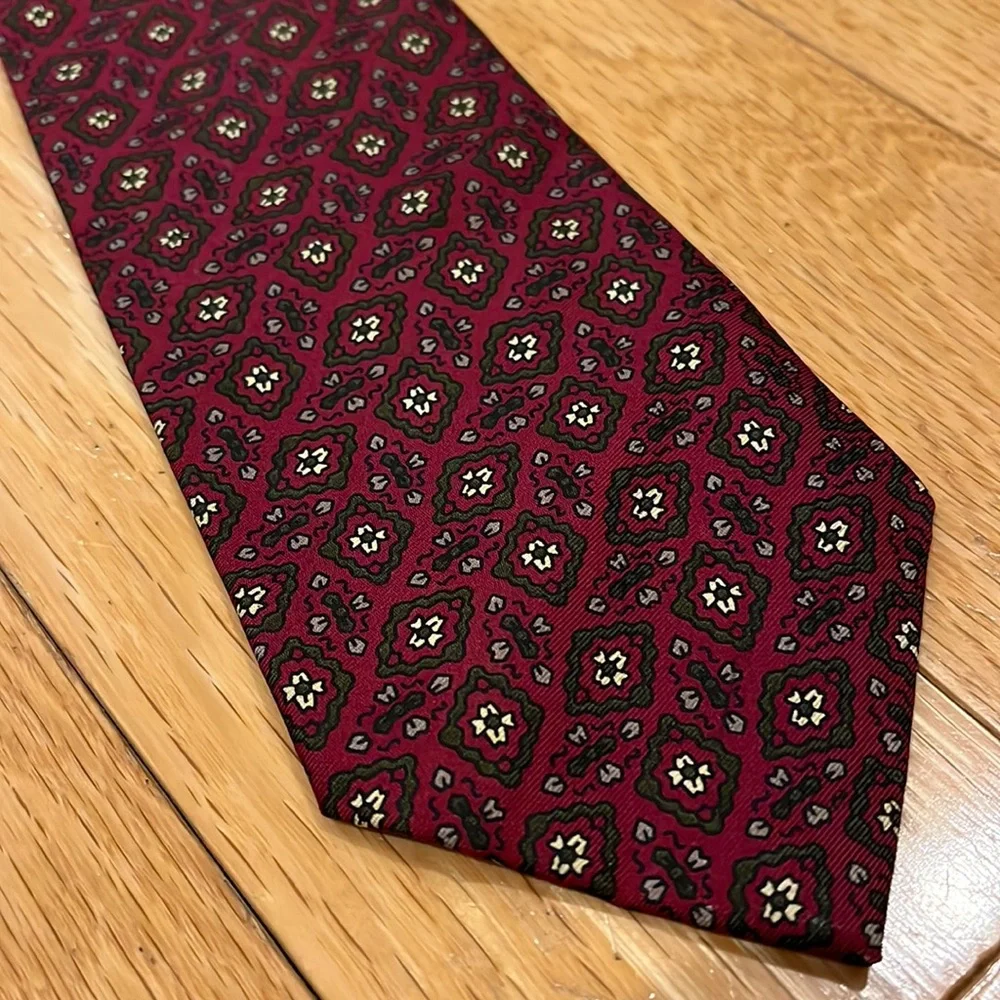 Club Room Red Floral Diamond Silk Tie