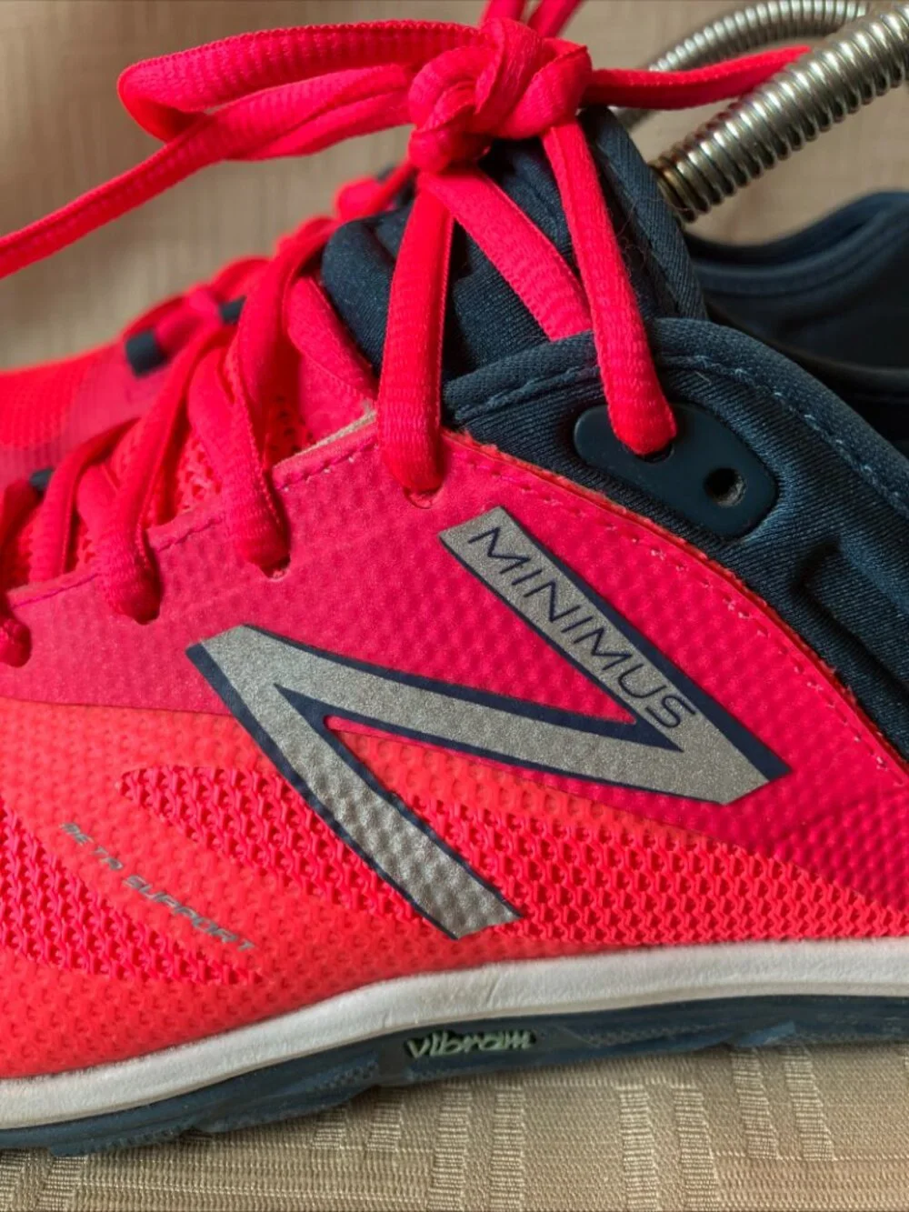 Rare Sample Shoes New Balance Minimus Women's Size 7 Vibrant Pink / Navy
