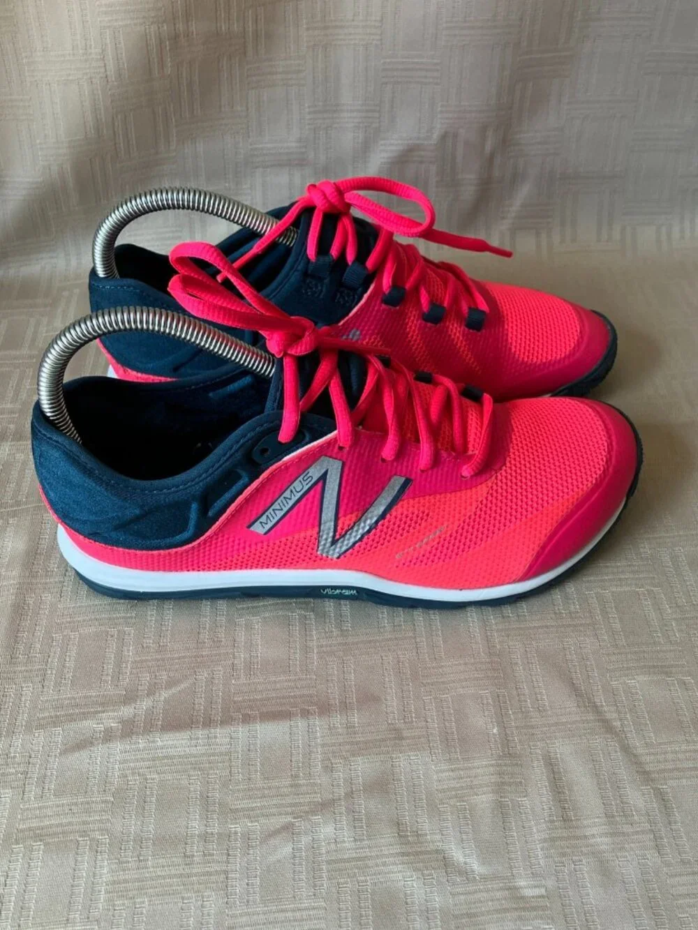 Rare Sample Shoes New Balance Minimus Women's Size 7 Vibrant Pink / Navy