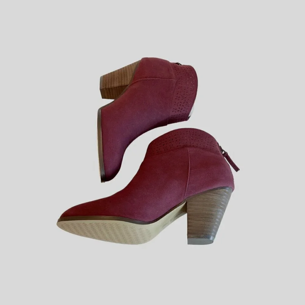 Violet & Red add touch