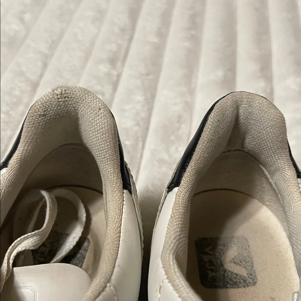 Veja has stains