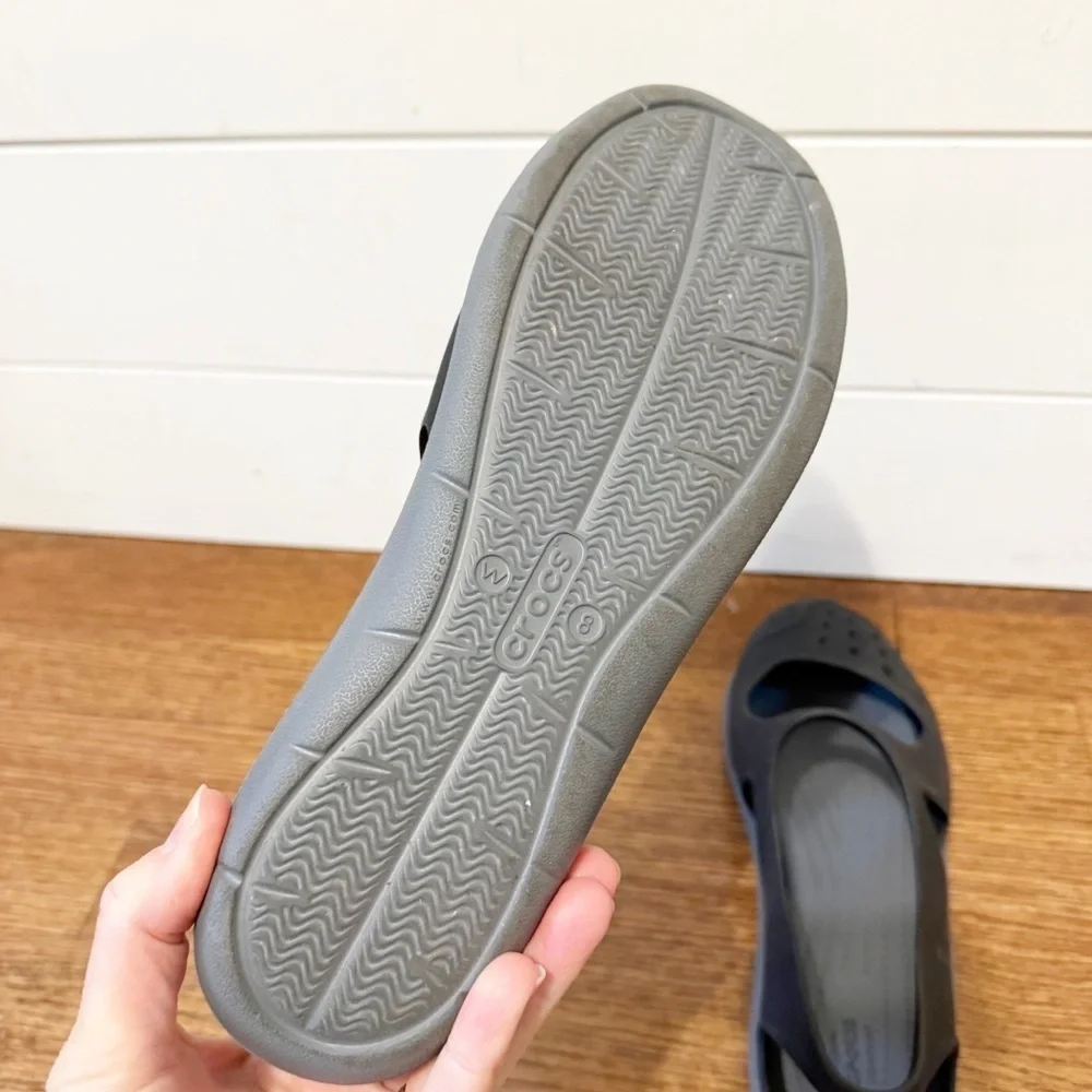 CROCS great preowned