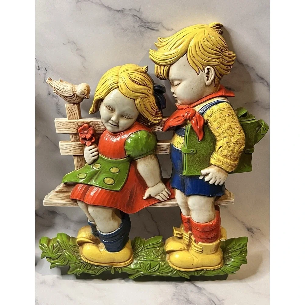Set of 2 Homco Wall Decor 1977 Boy & Girl With Umbrella Kiss Boy & Girl Bench