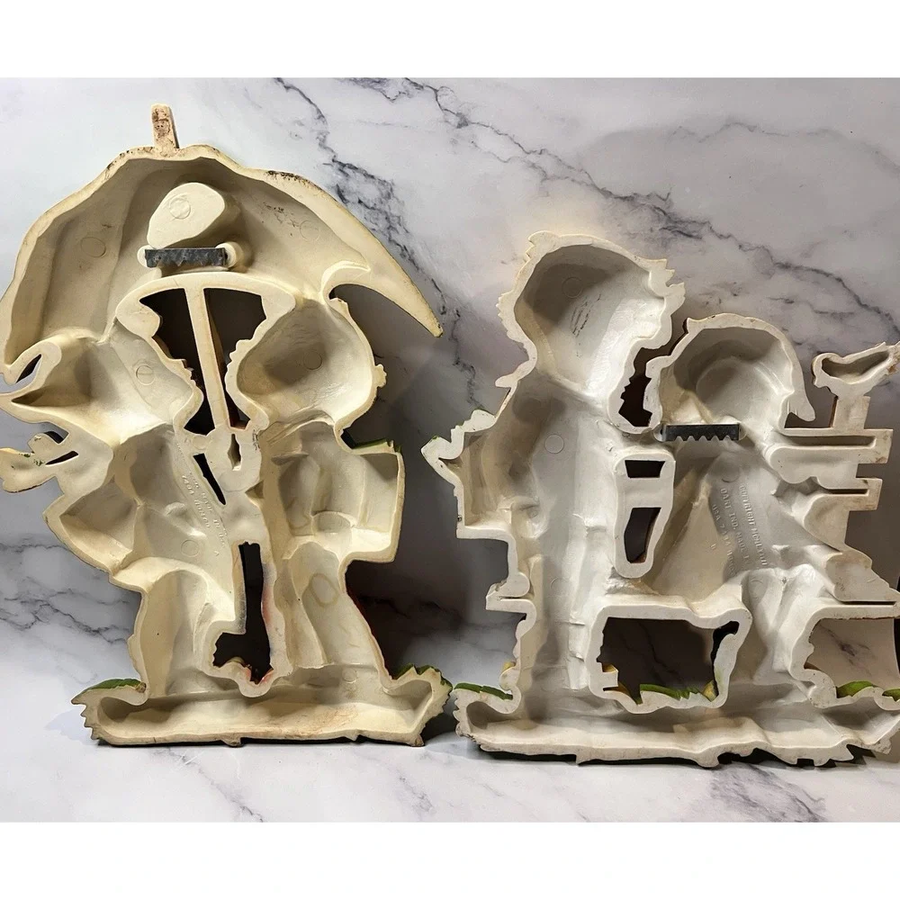 Set of 2 Homco Wall Decor 1977 Boy & Girl With Umbrella Kiss Boy & Girl Bench