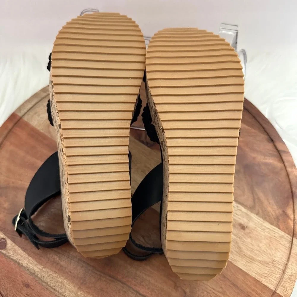 Alicia Leon step into