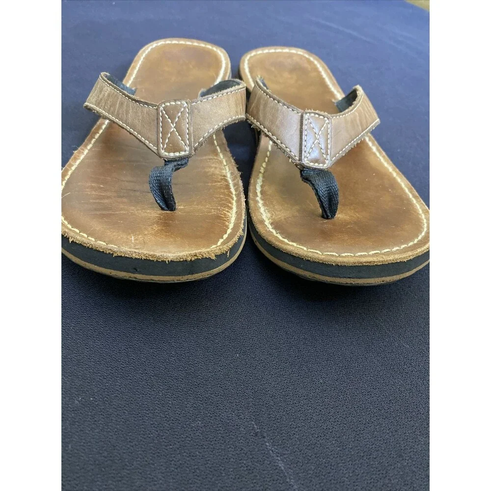 Clarks tops are