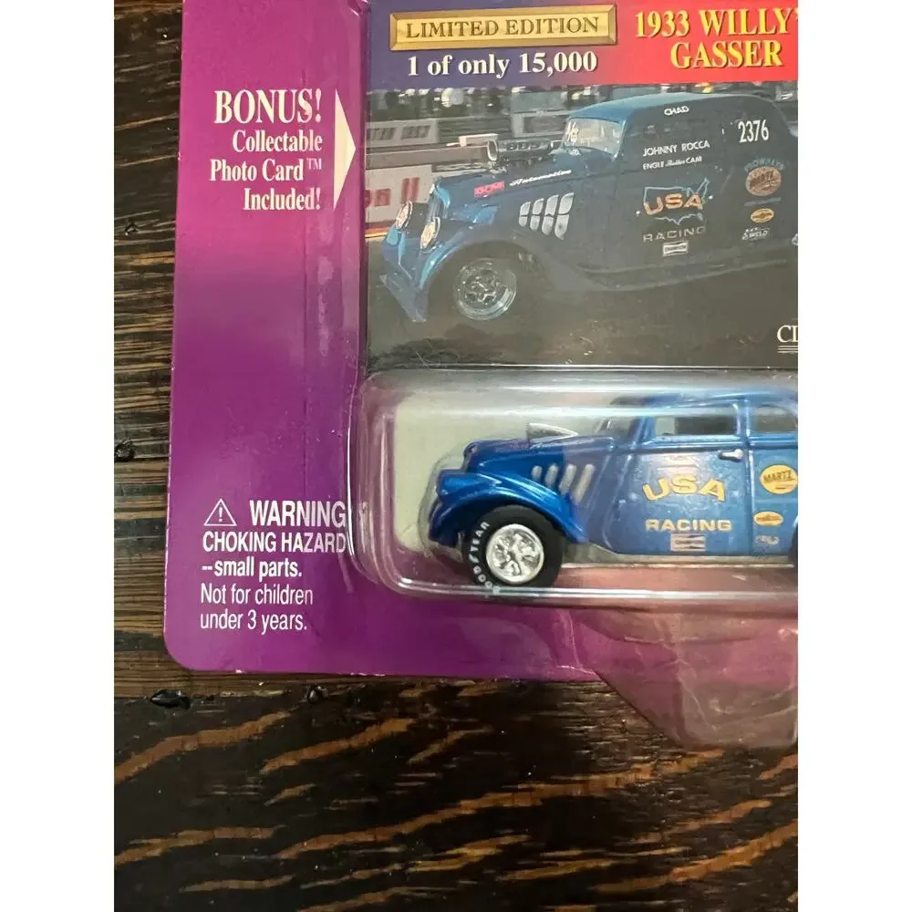 Johnny Lightning new box