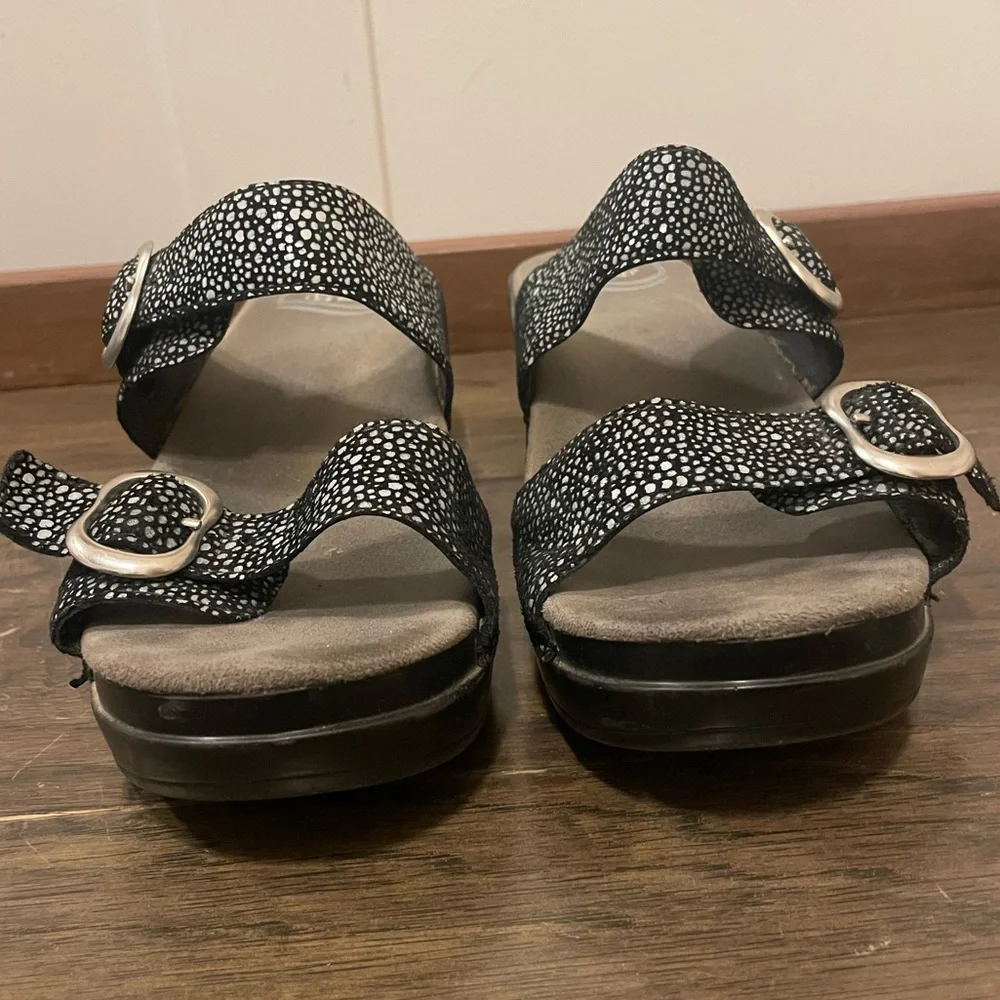 Dansko pre owned