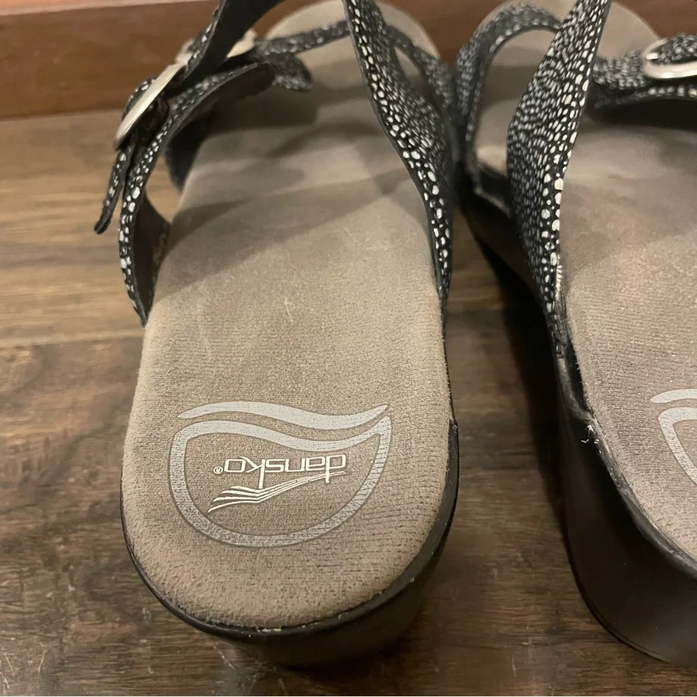 Dansko pre owned