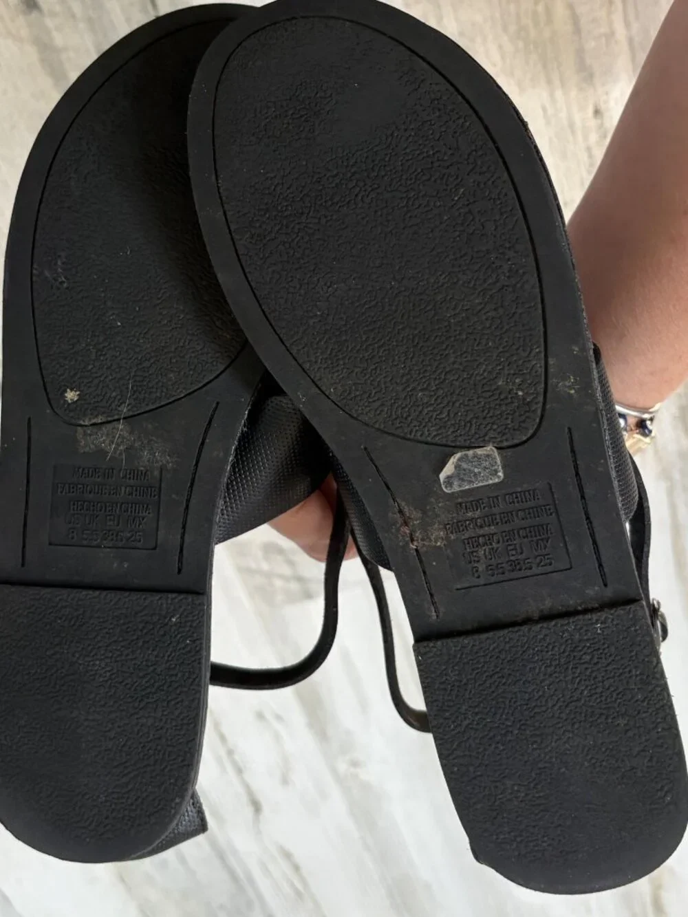 American Eagle Outfitters toes faux