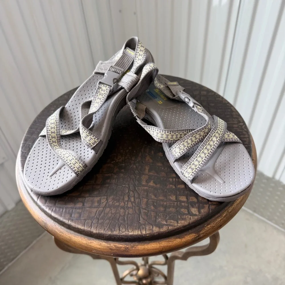 Skechers Outdoor Lifestyle Sandals Women 8 Gray Excellent Strappy Hiking Buckle