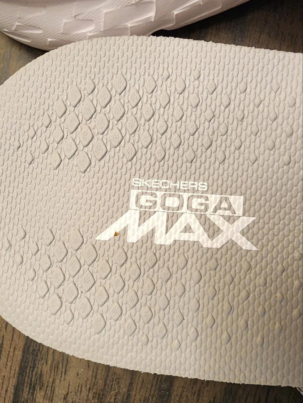 Skechers Goga Max Flip Flops Women's Gray Coral Comfort Sandals Size 7