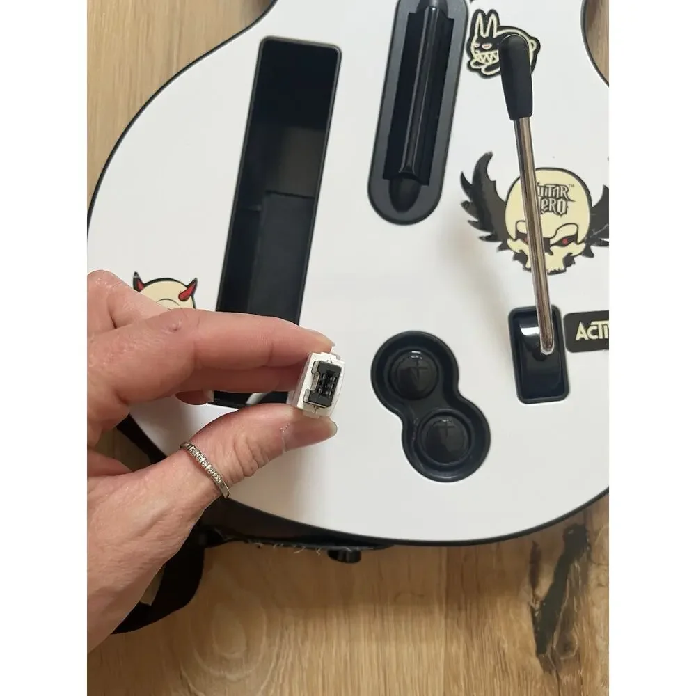 Nintendo wireless back white