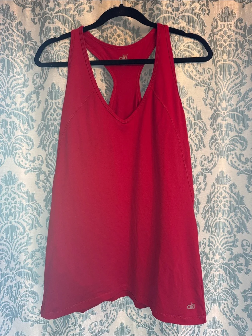 ALO Yoga Red Racerback V‑Neck Tank