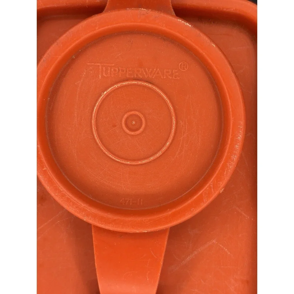 VGT Tupperware Red Replacement Lid 470-18
