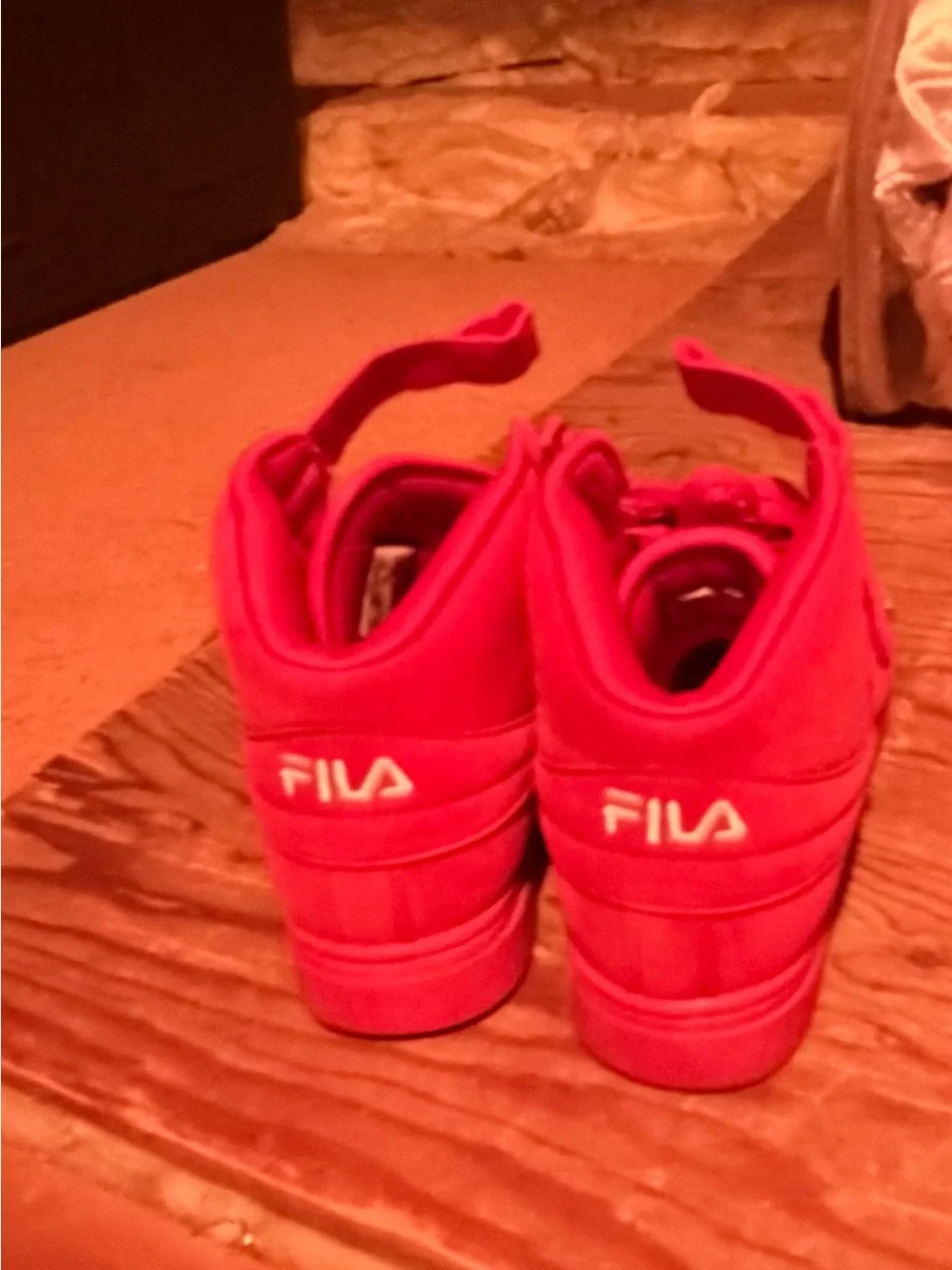Fila bold red