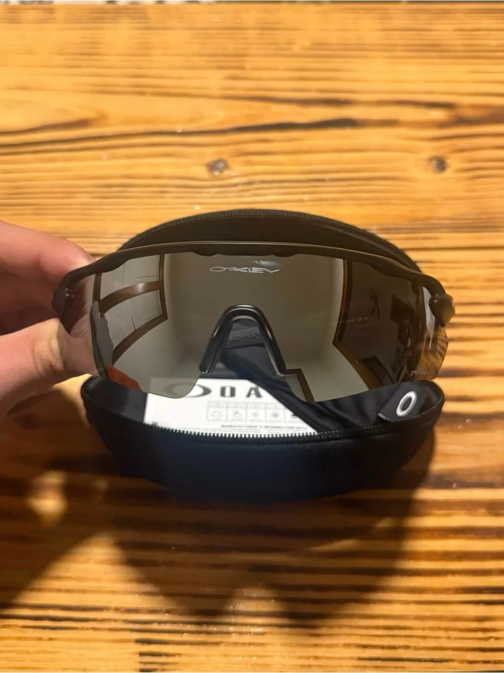 Oakley signs ev