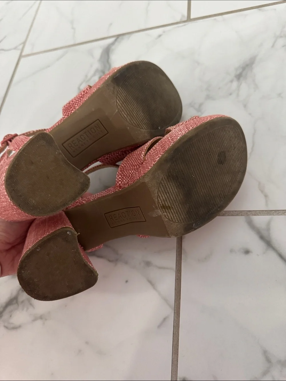 Reaction Kenneth Cole platform adjustable toe