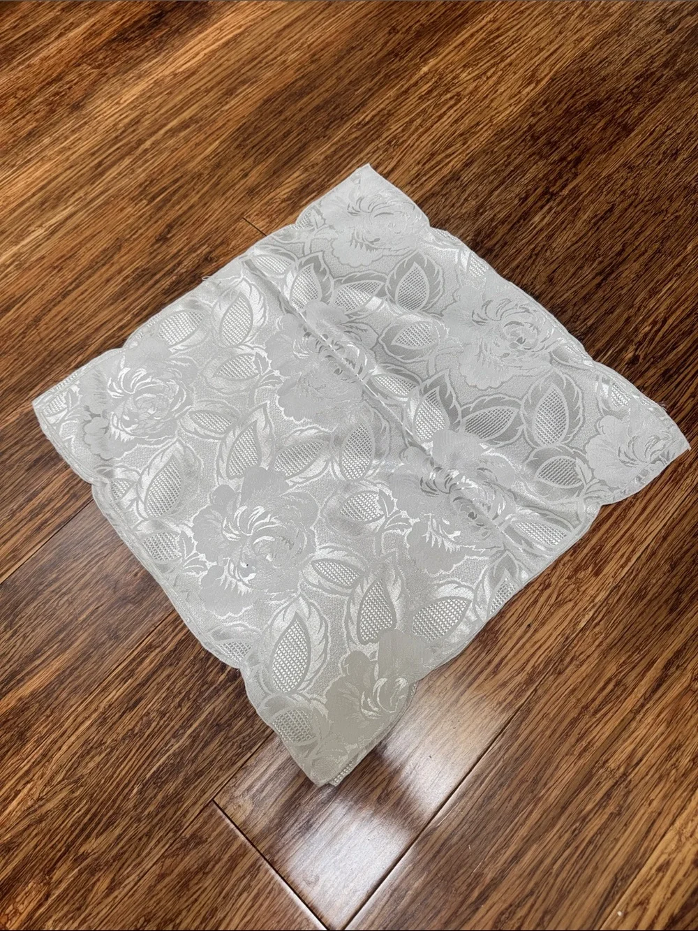 Vintage white satin floral lace round tablecloth and napkin set 72”