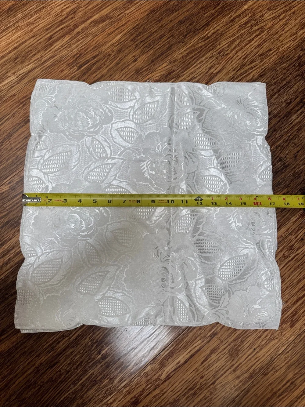 Vintage white satin floral lace round tablecloth and napkin set 72”