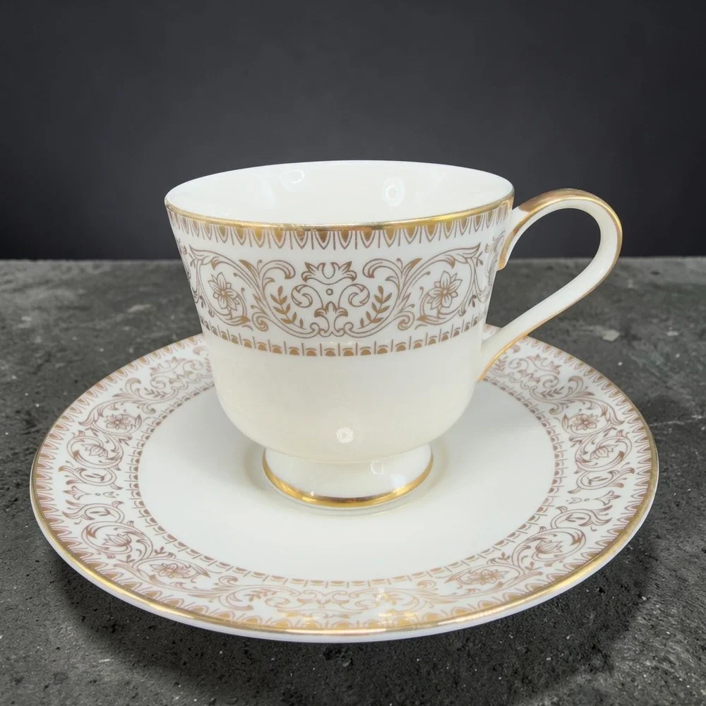 Royal Castle Goldaccent Ivory China Tea Cup and Saucer Set Gold Trim‎ Japan VTG
