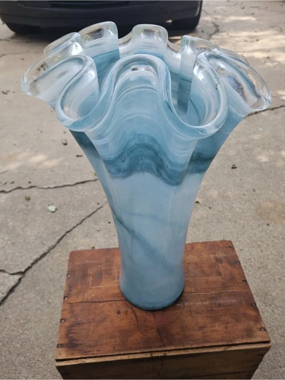 Large Hand Blown Blue & White Swirl Art Glass Ruffled Vase 15.5