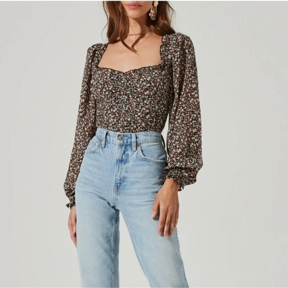 Astr label floral