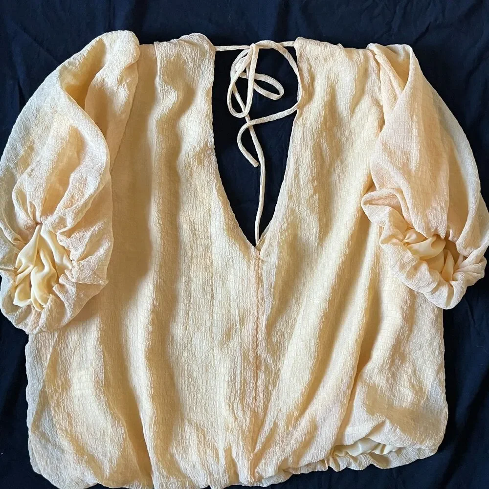 Astr label top