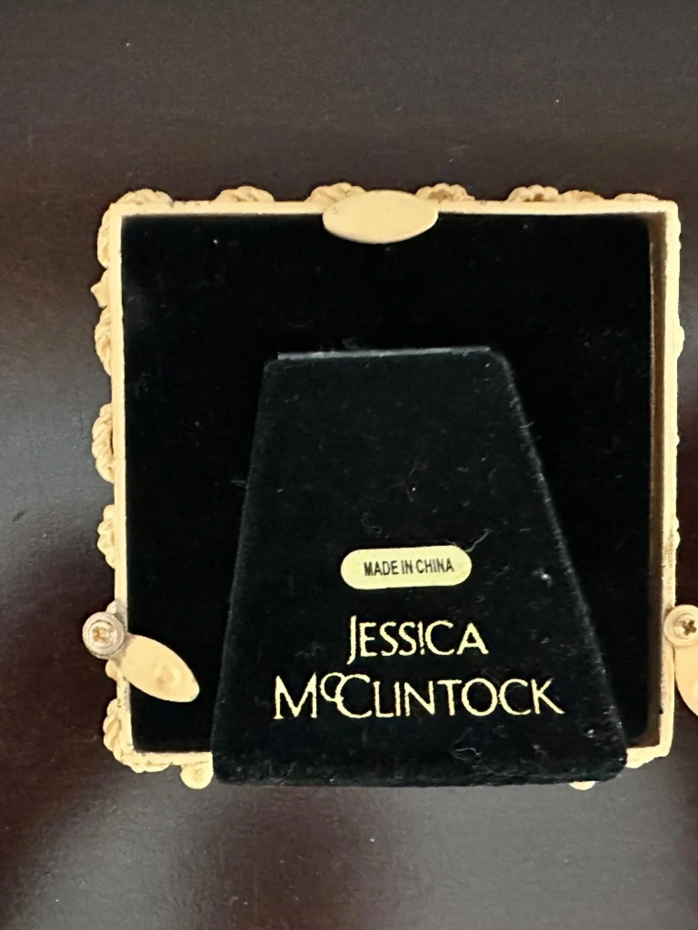 Jessica McClintock vintage 3”x