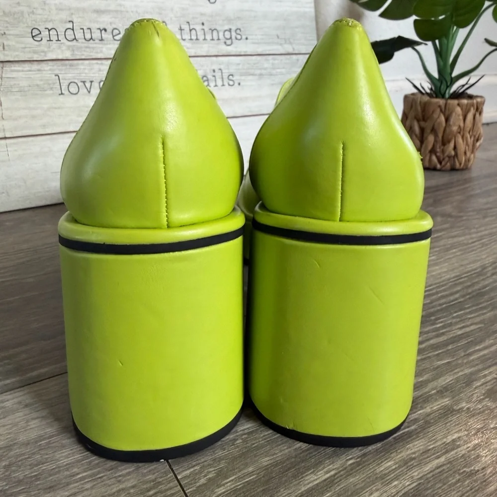 dELiA*s vibrant lime