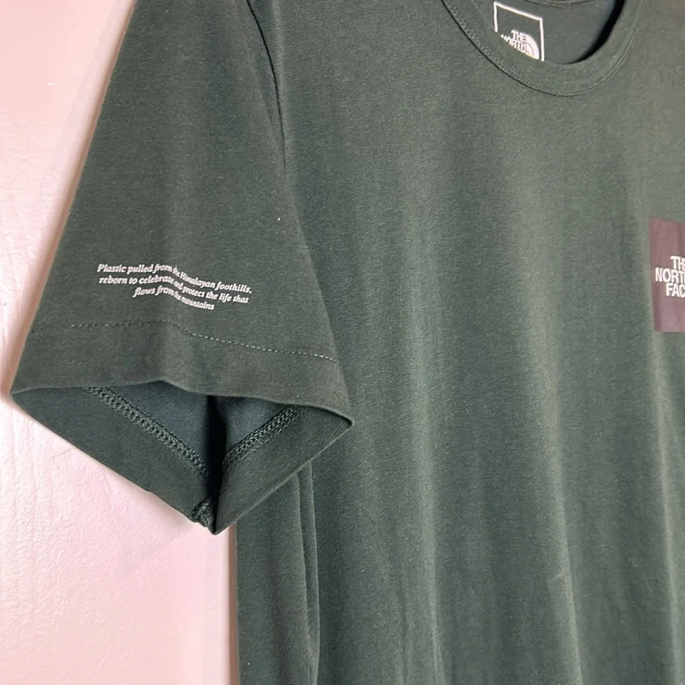 The North Face men’s shirt medium