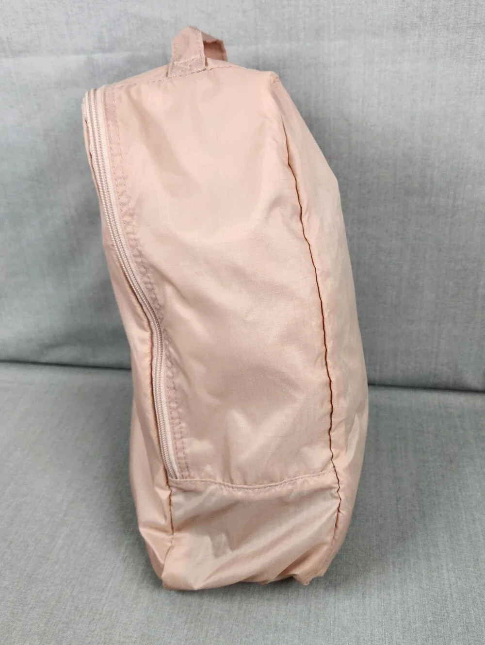 Calpak shoe cube bag with inside pocket, zipper closure carrying strap Mauve