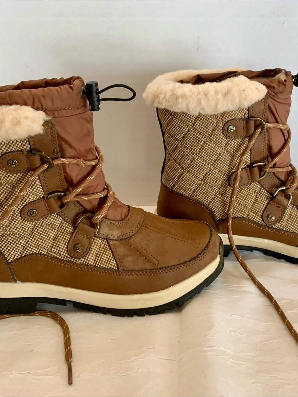 BearPaw warm stylish