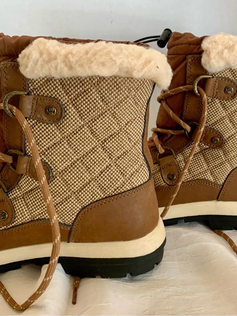 BearPaw warm stylish