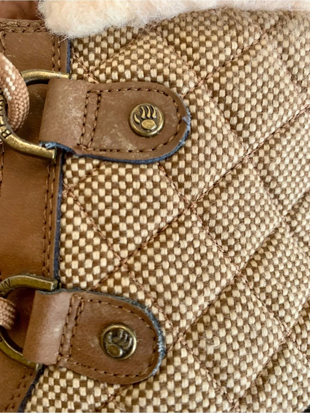 BearPaw warm stylish