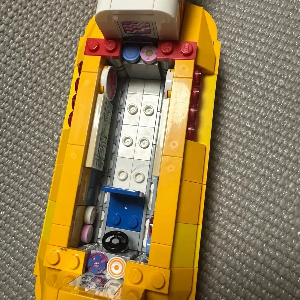 LEGO Ideas The Beatles Yellow Submarine ONLY 21306 Mostly Complete no figs
