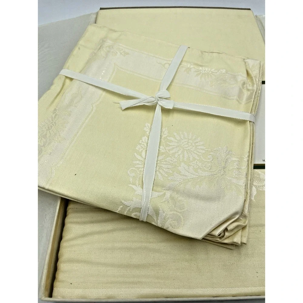 KNC Beauty vtg beauty