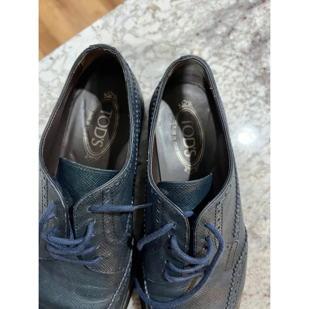 Tods features 	•