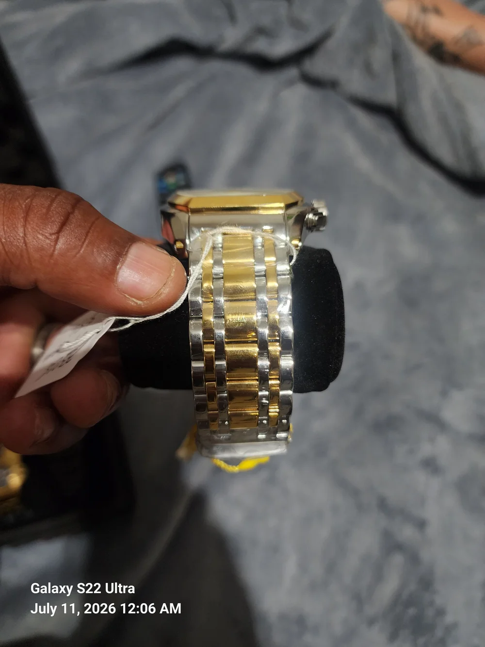 Invicta bold gold