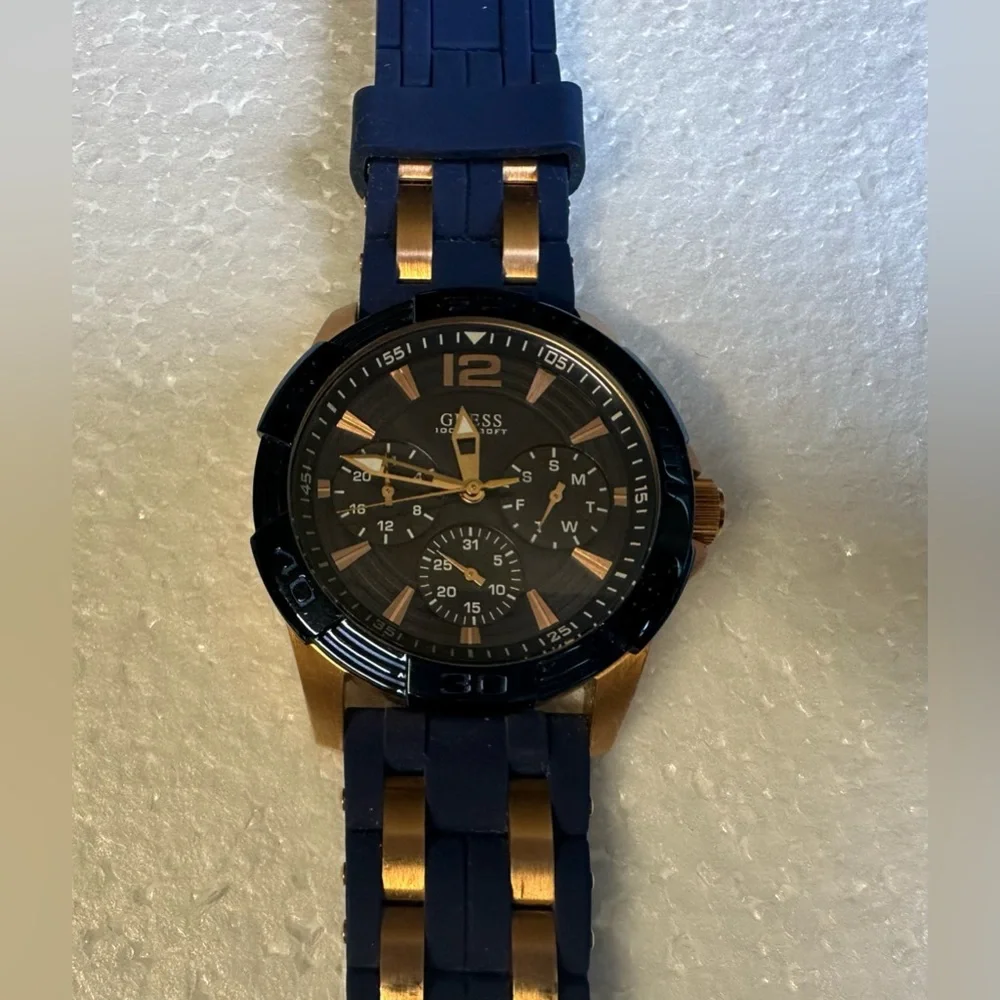 Guess rose gold
