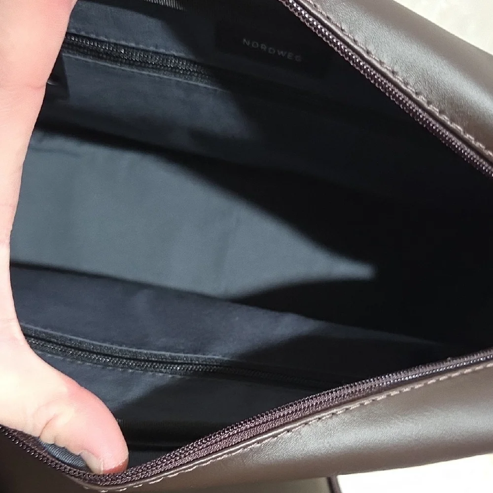 Nordweg Leather Messenger Bag