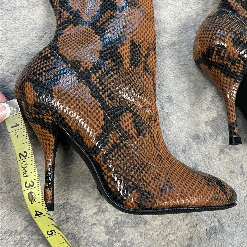 Stuart Weitzman unleash your