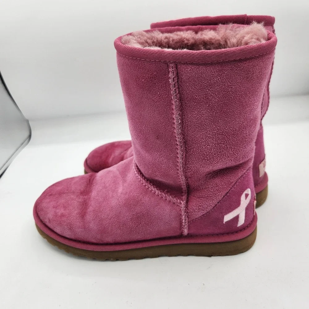 UGG Australia Classic Short Raspberry Suede Leather Boots‎ Womens Size 5 Ribbon