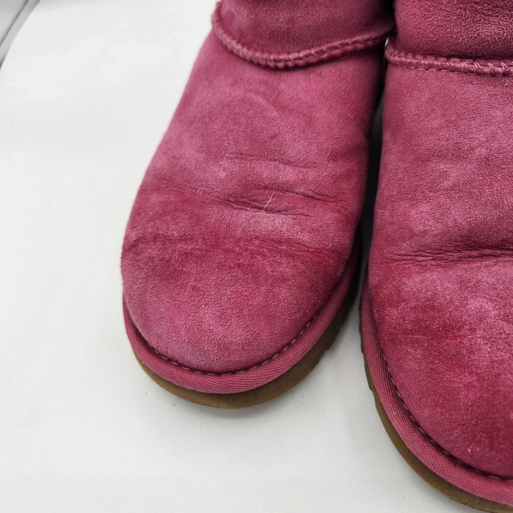 UGG Australia Classic Short Raspberry Suede Leather Boots‎ Womens Size 5 Ribbon