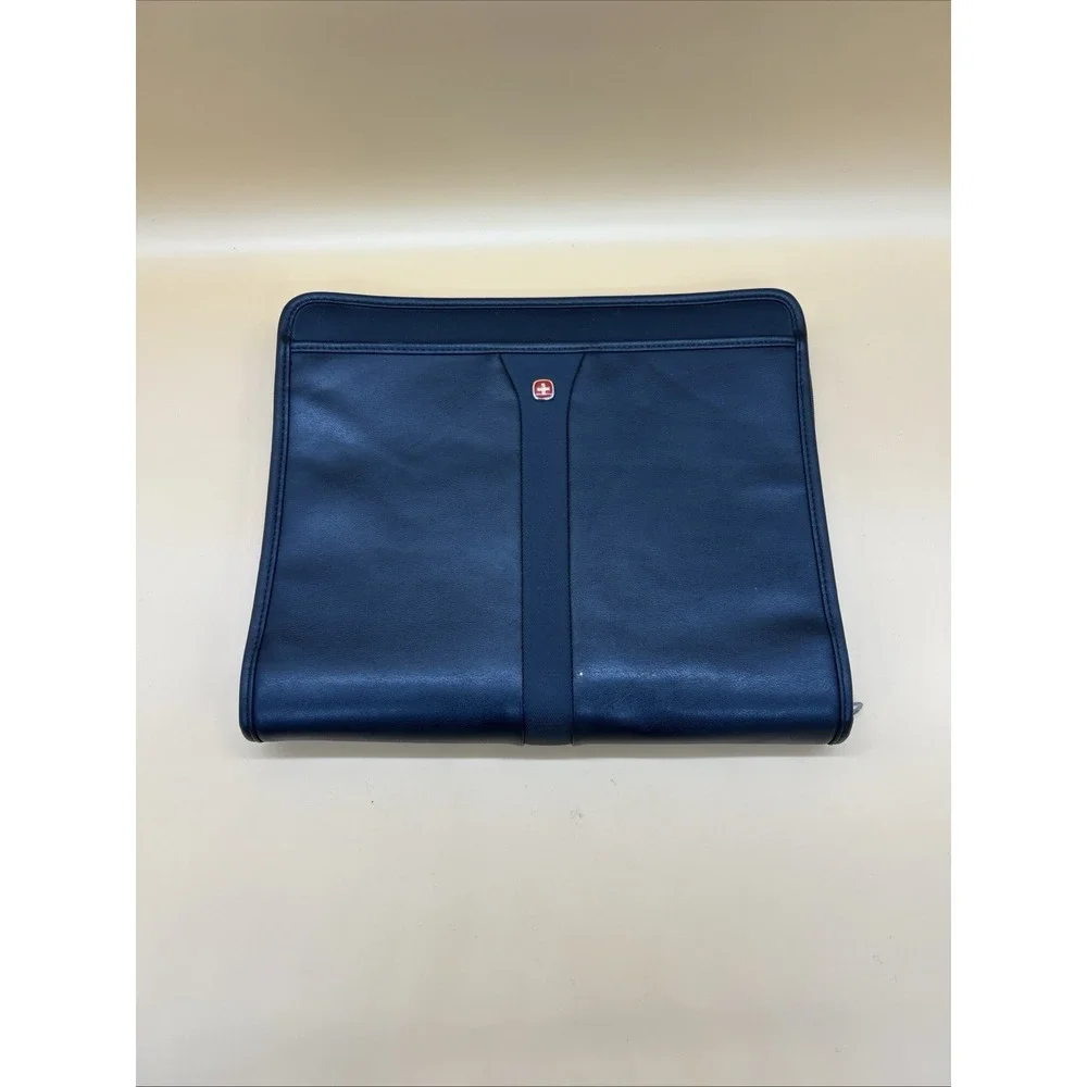 Wenger‎ Executive Business Vinyl Zippered Padfolio - Black 3 ring binder w/calc