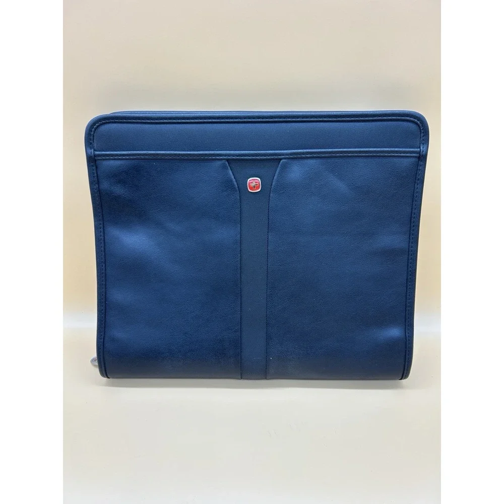Wenger‎ Executive Business Vinyl Zippered Padfolio - Black 3 ring binder w/calc