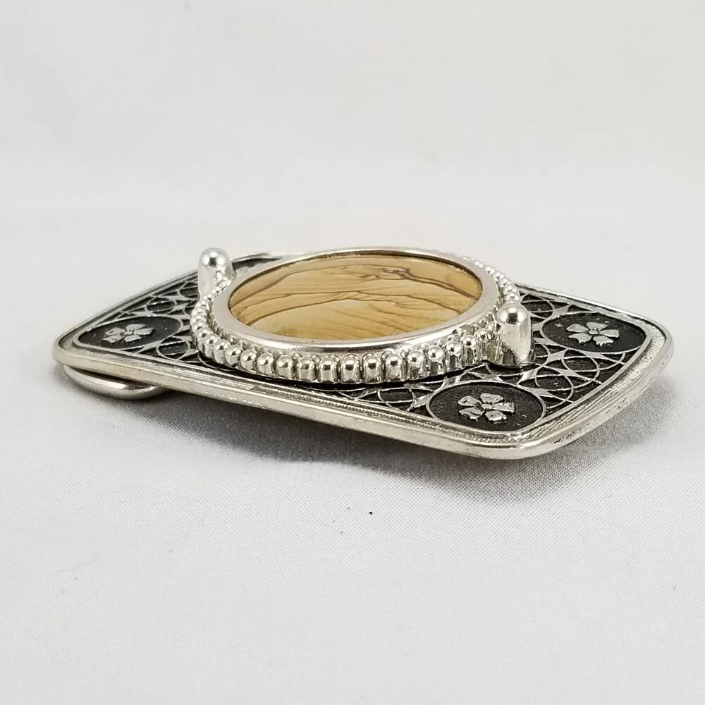 N/A vintage belt