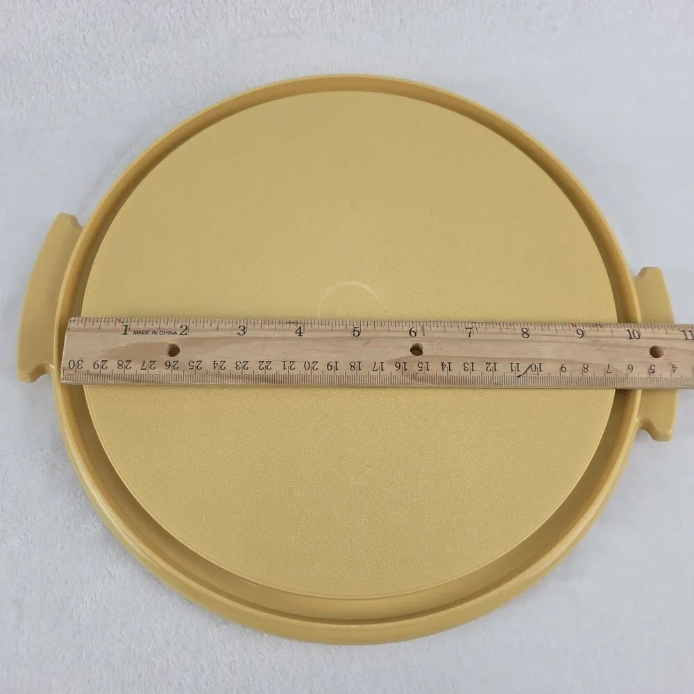 Tupperware durable cake