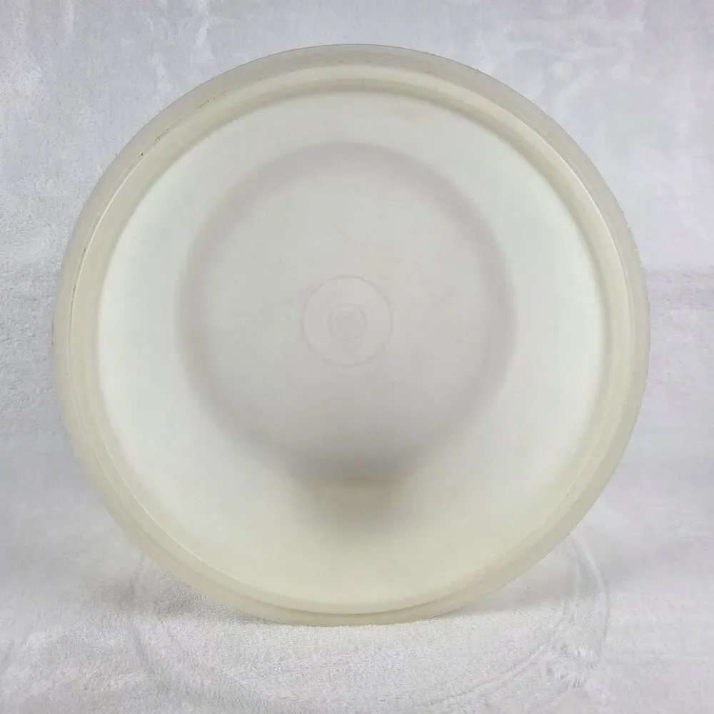 Tupperware durable cake