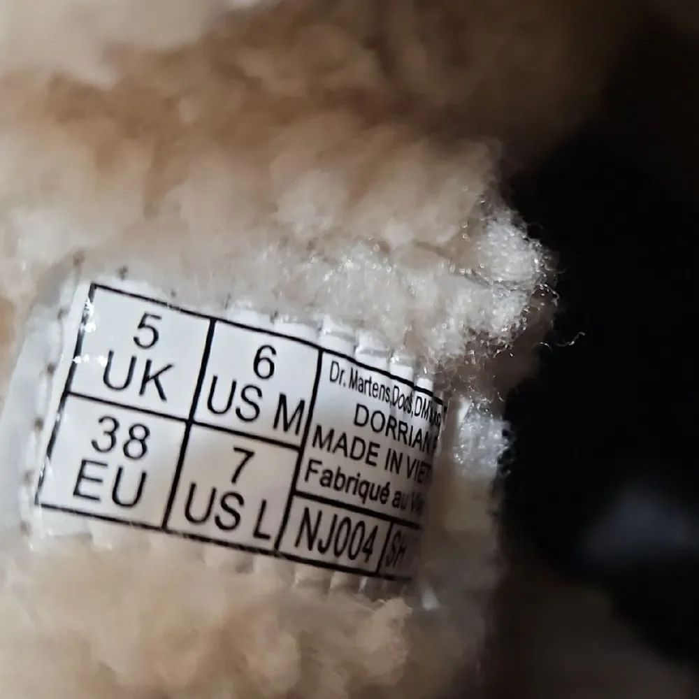 Dr. Martens send your